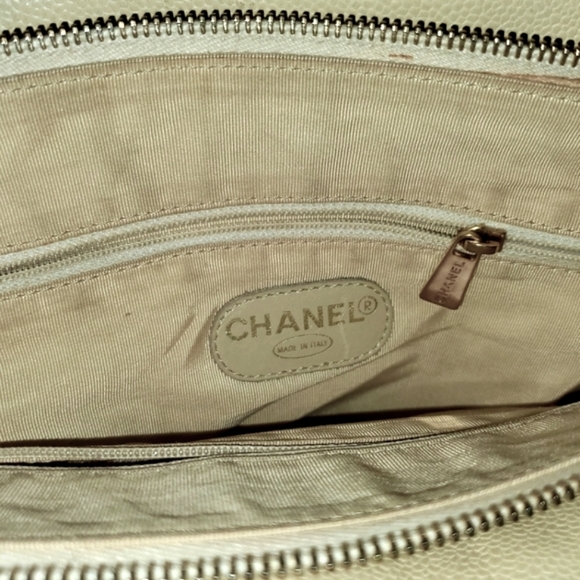 Chanel Matelasse Caviar CC Tote - Picture 7 of 16